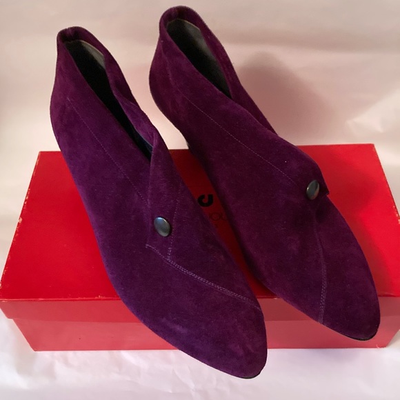 🏆HOST PICK Vintage Charles Jourdan Suede Booties NIB - Picture 3 of 13